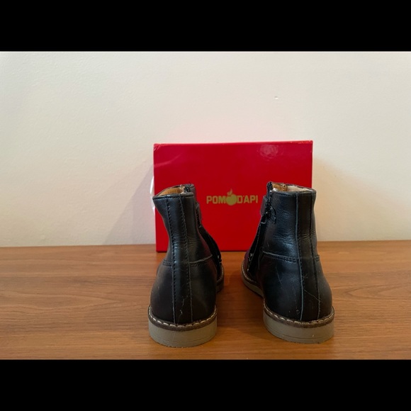 Toddler Pom D’Api leather Trip boots in Noir - Picture 3 of 5